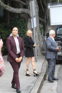 Michelle Williams feet photo thumbnail