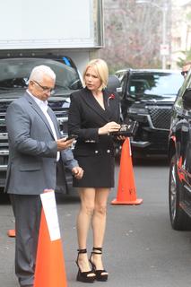 Michelle Williams feet photo thumbnail