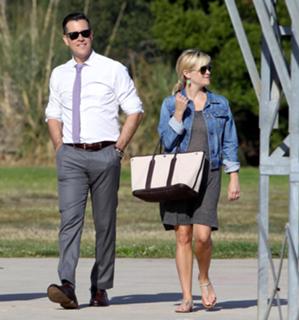 Reese Witherspoon feet photo thumbnail