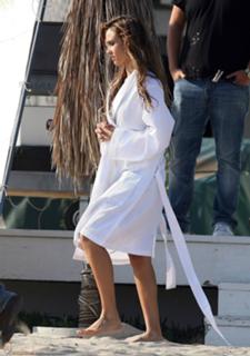 Jessica Alba feet photo thumbnail
