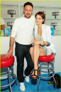 Katharine McPhee feet photo thumbnail