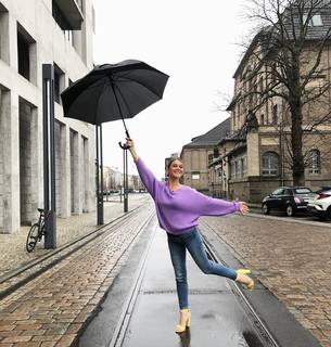 Alina Merkau feet photo thumbnail