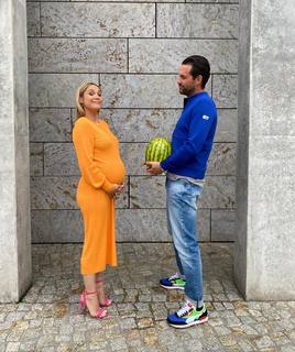 Alina Merkau feet photo thumbnail