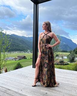 Alina Merkau feet photo thumbnail