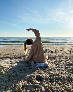 Alina Merkau feet photo thumbnail