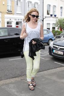 Kylie Minogue feet photo thumbnail