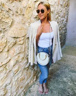 Alina Merkau feet photo thumbnail