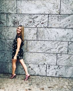 Alina Merkau feet photo thumbnail