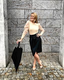Alina Merkau feet photo thumbnail
