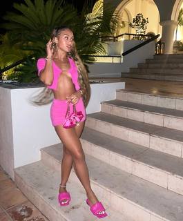 Jilly Anais feet photo thumbnail