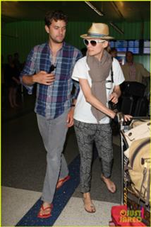 Diane Kruger feet photo thumbnail