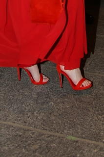 Emma Roberts feet photo thumbnail