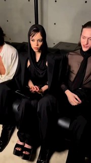 Jenna Ortega feet photo thumbnail