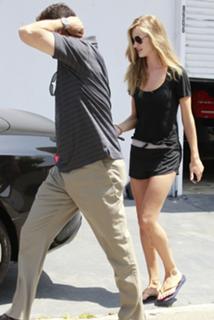 Rosie Huntington-Whiteley feet photo thumbnail