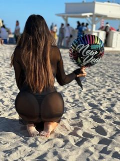 Claudia Romani feet photo thumbnail