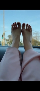 Claudia Lizaldi feet photo thumbnail