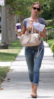 Rosie Huntington-Whiteley feet photo thumbnail