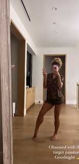 Jena Frumes feet photo thumbnail