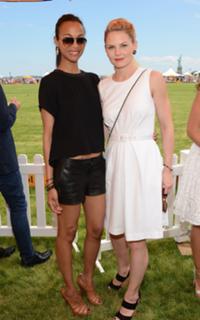 Zoe Saldana feet photo thumbnail
