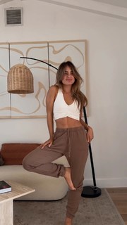 Vale Genta feet photo thumbnail