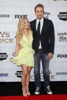 Kristen Bell feet photo thumbnail