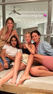 Zaira Nara feet photo thumbnail