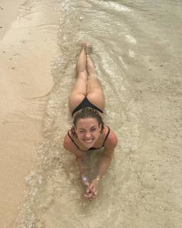 Charly Jordan feet photo thumbnail