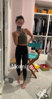 Brittney Smith feet photo thumbnail