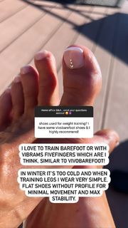 Cindy Landolt feet photo thumbnail