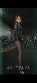 Serenay Sarikaya feet photo thumbnail