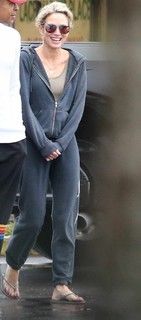 Amy Robach feet photo thumbnail