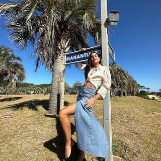 Zaira Nara feet photo thumbnail