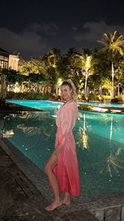 Ilary Blasi feet photo thumbnail