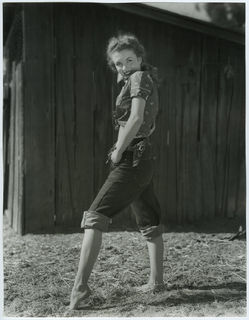 Marilyn Monroe feet photo thumbnail