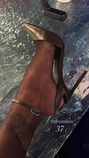 Belén Rodríguez feet photo thumbnail