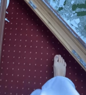 Marta Wierzbicka feet photo thumbnail