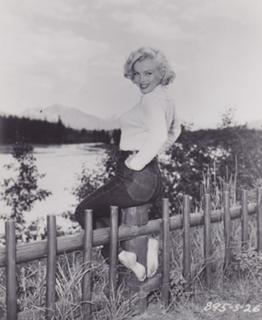 Marilyn Monroe feet photo thumbnail