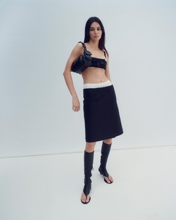 Kendall Jenner feet photo thumbnail