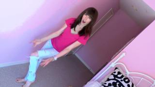 Brittani Taylor feet photo thumbnail