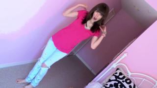 Brittani Taylor feet photo thumbnail