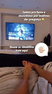 Juliana Salimeni feet photo thumbnail