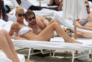 Michelle Hunziker feet photo thumbnail