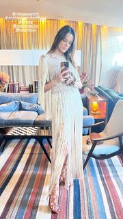 Alessandra Ambrosio feet photo thumbnail