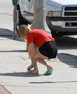 Emma Roberts feet photo thumbnail