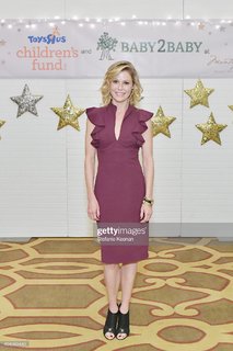 Julie Bowen feet photo thumbnail