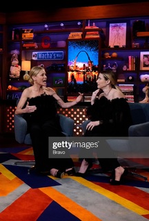 Julie Bowen feet photo thumbnail