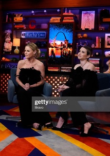 Julie Bowen feet photo thumbnail