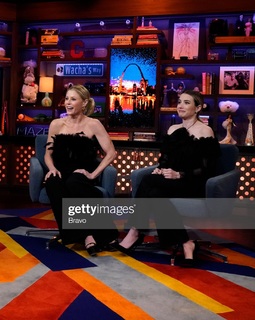 Julie Bowen feet photo thumbnail
