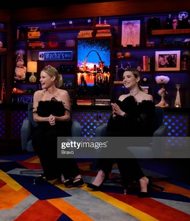 Julie Bowen feet photo thumbnail