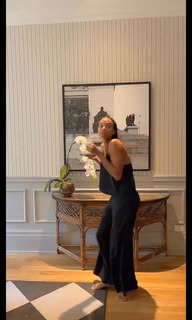 Zoe Saldana feet photo thumbnail